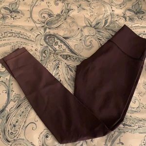 Lululemon size 4 wunder under train tight